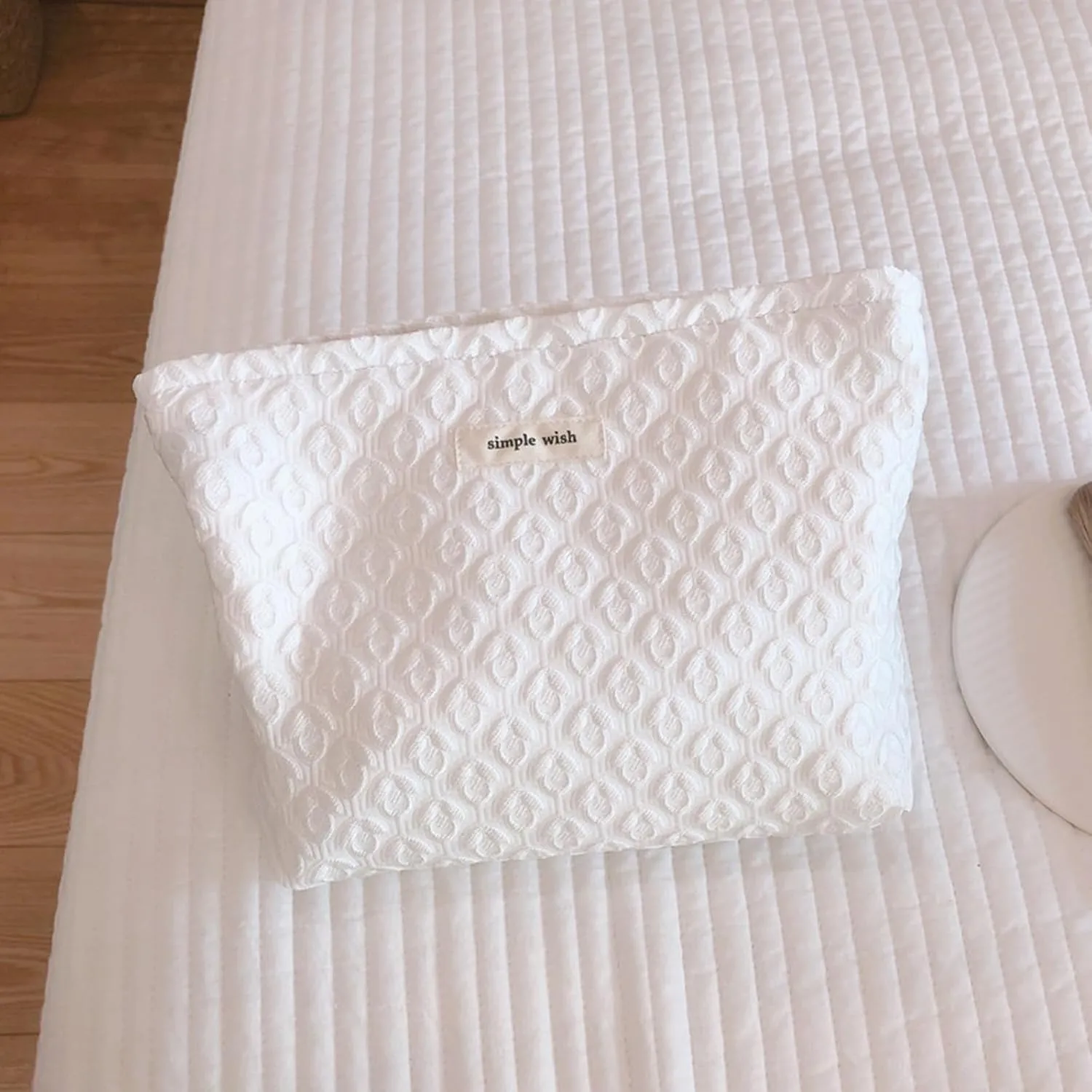 Pure White Makeup Bag Noble Floral Cosmetic Bag Cotton Toiletry Organizer Bag Portable Travel Bag Cute Pouch Case Make Up Bag for Women
