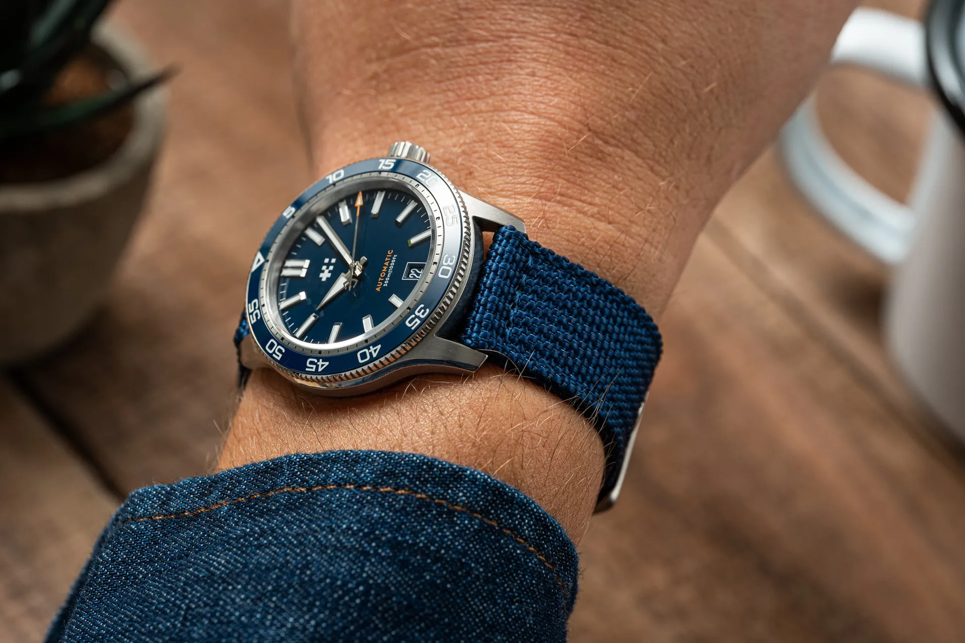 Rugged 2-Piece Nylon Strap (20/22mm)