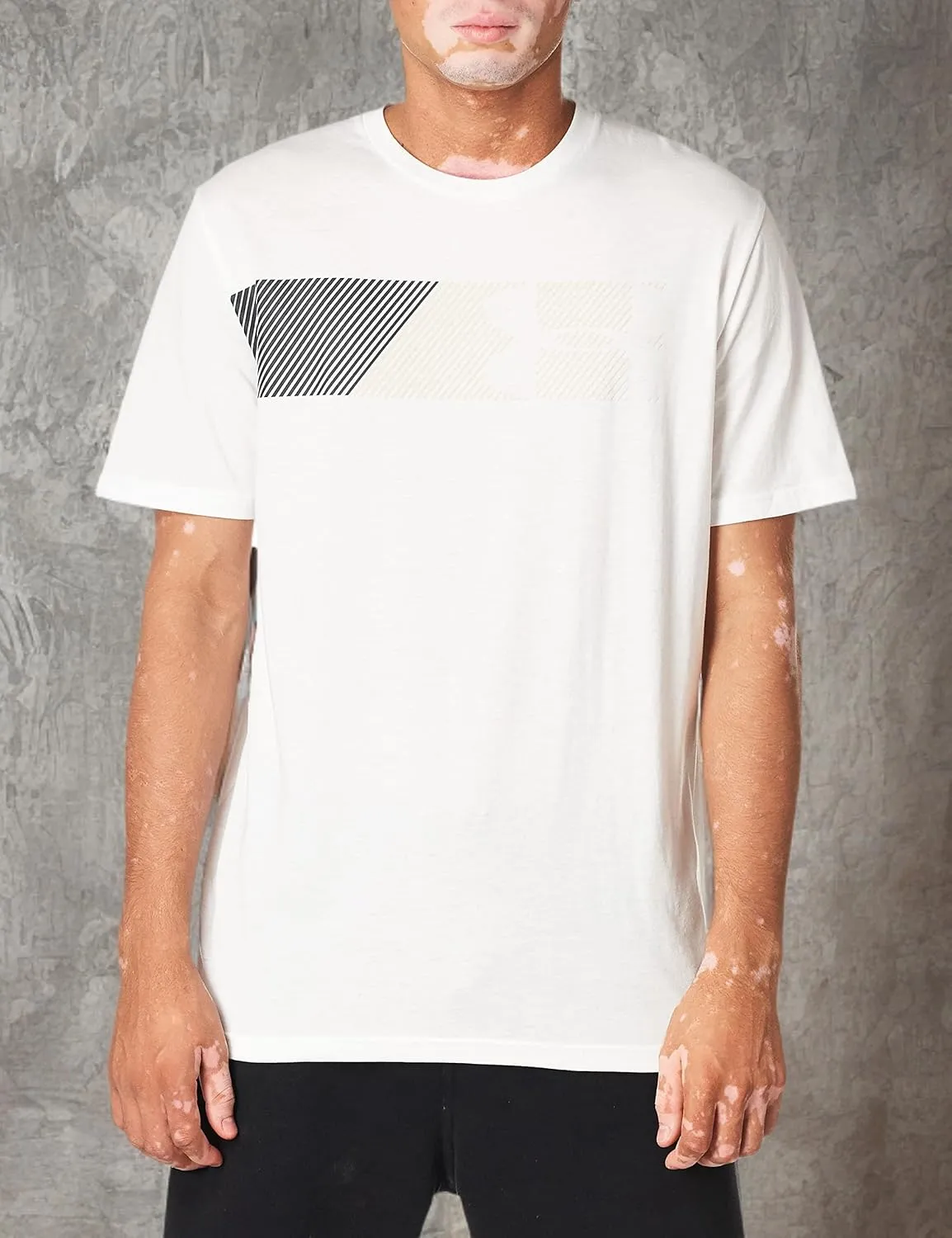Under Armour Men's White Modern Ribbed Collar Short Sleeve T-Shirt